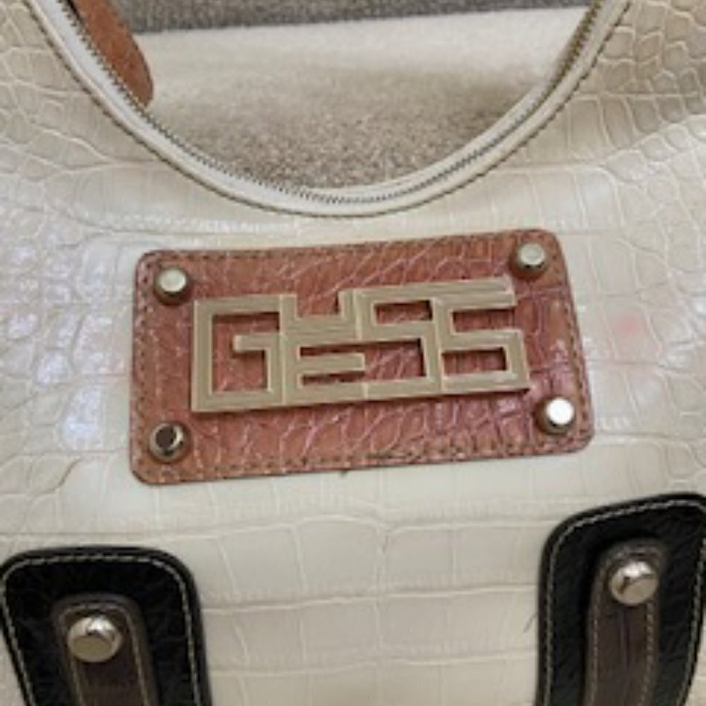 Guess Off White Croc Embossed Medium Hobo Style Purse New - Picture 2 of 5